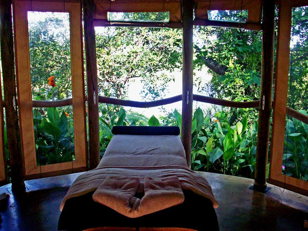 Divava Okavango Resort And Spa Bagani Екстериор снимка
